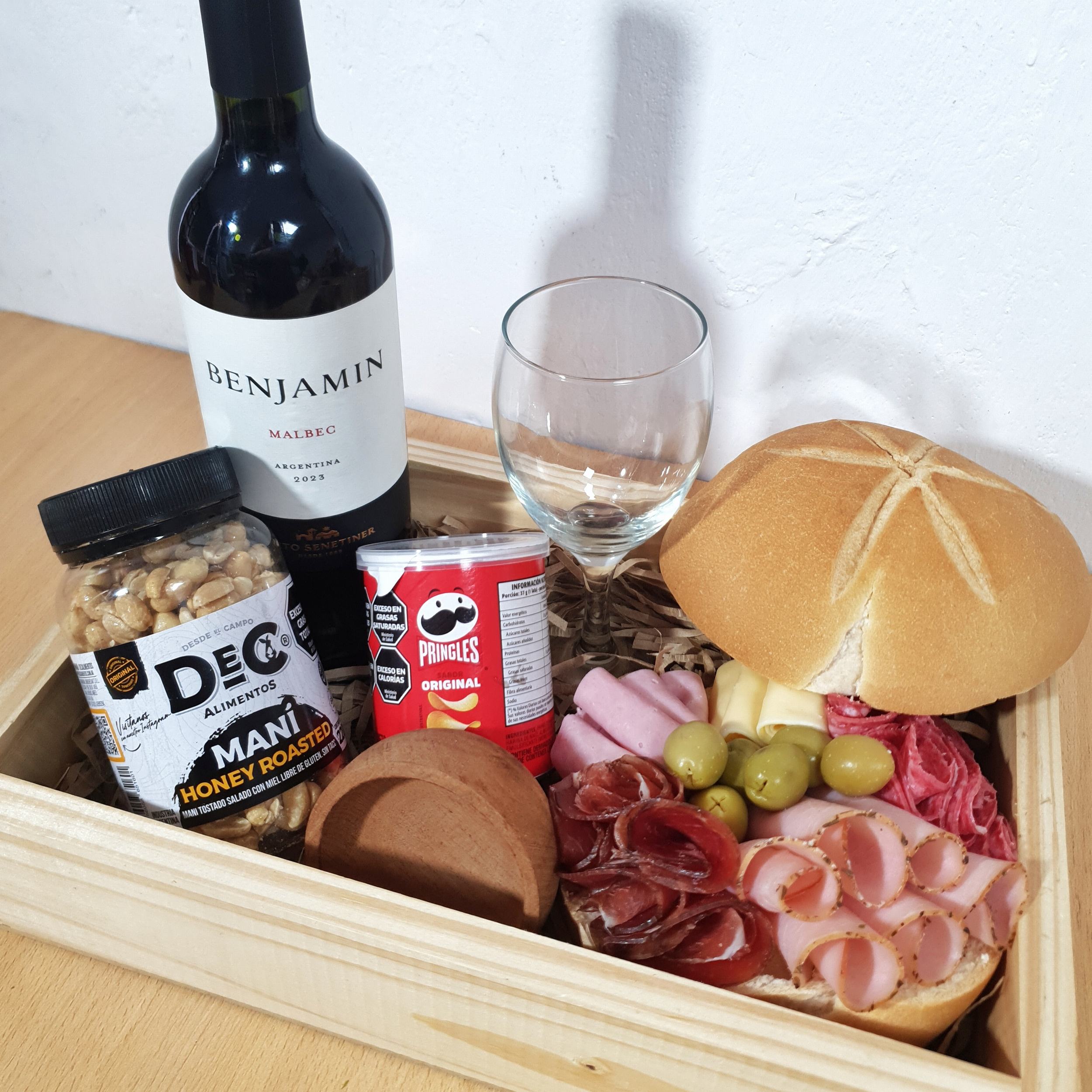 Box Vino Benjamin con picada
