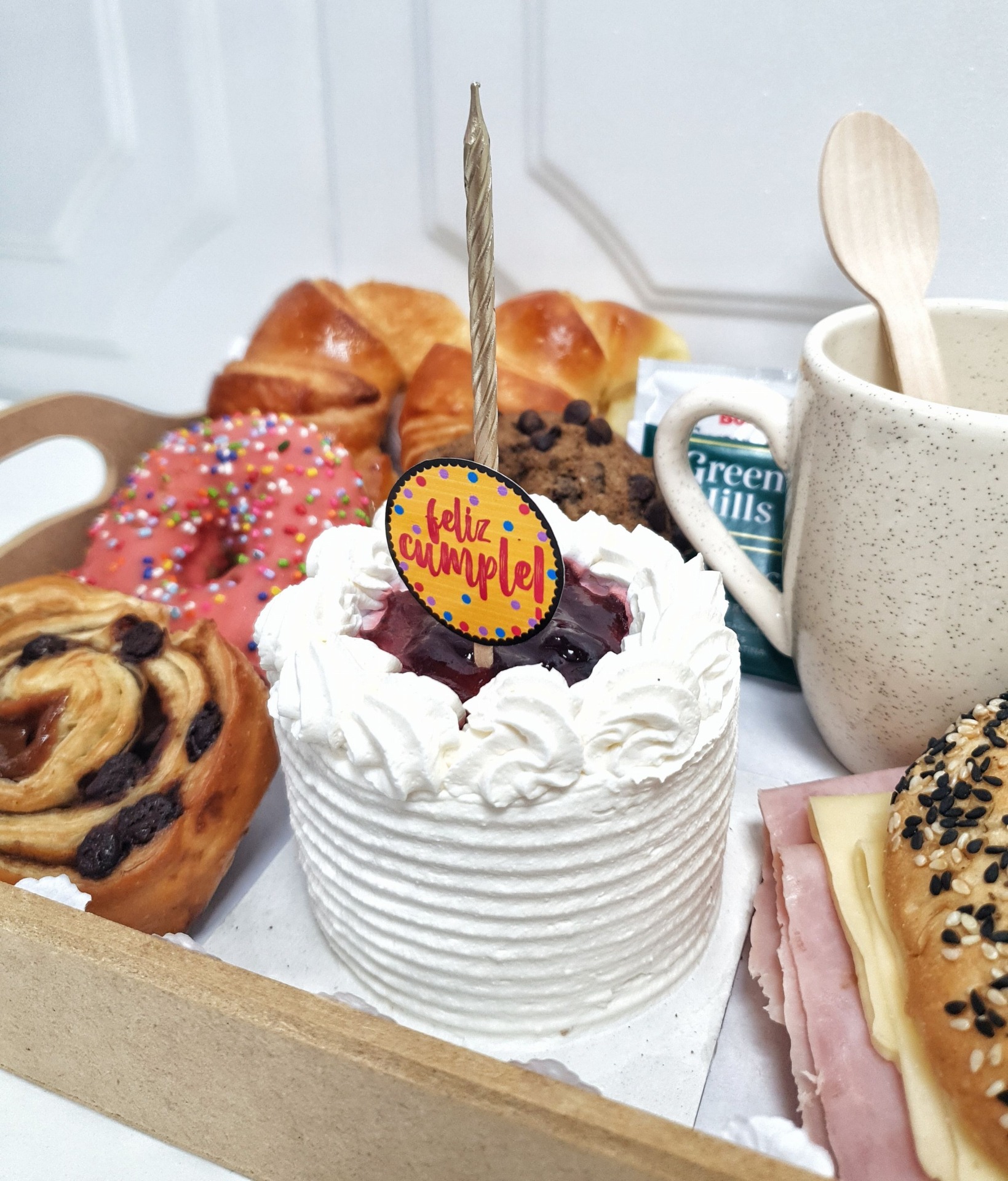 desayuno sorpresa con torta de cumpleaños a domicilio